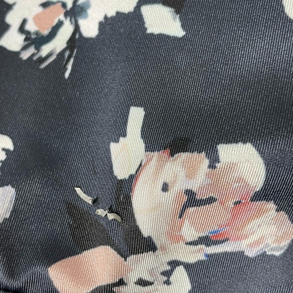 Beyond Yoga Olympus floral navy leggings 287 - Picture 9 of 9